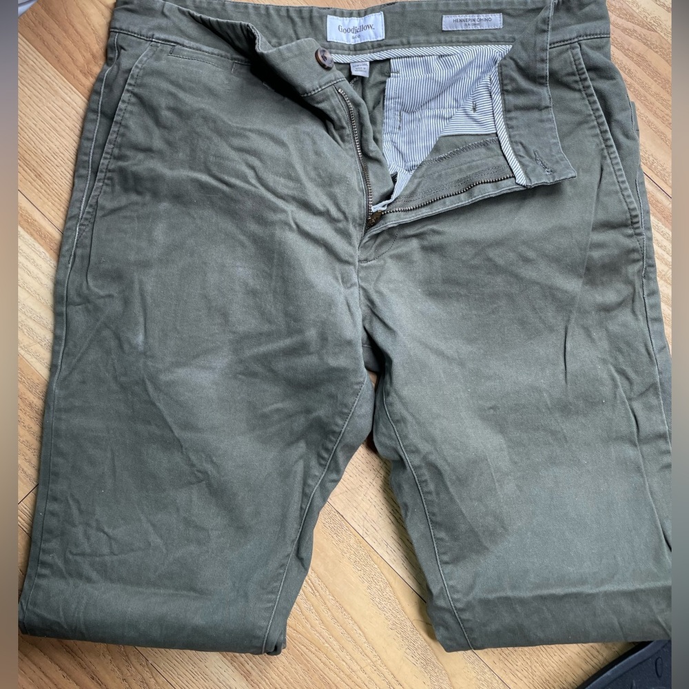 Goodfellow olive color chino pants